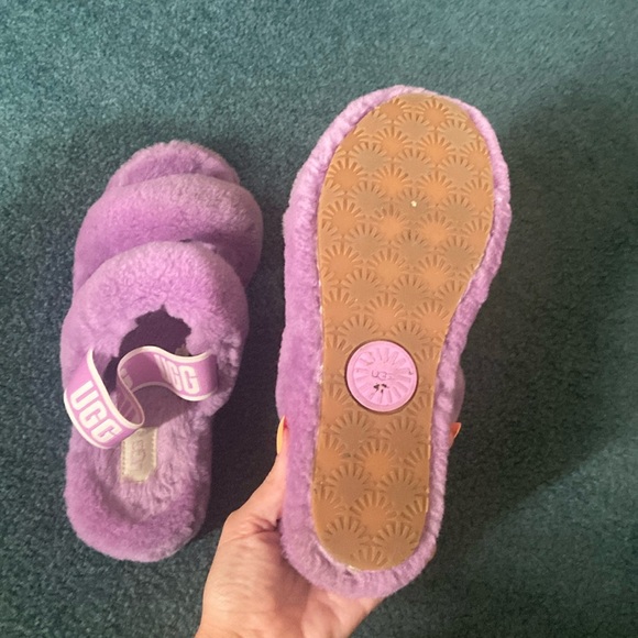 Authentic UGG SLIDES SZ 9 worn but in great shape 💜 - Picture 3 of 6